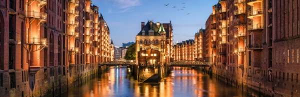 Hamburg Audio Tour through old town, Kontor-house-quarter and Speicherstadt