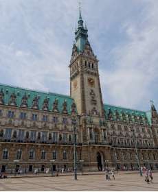 Rathaus und Rathausmarkt in Hamburg