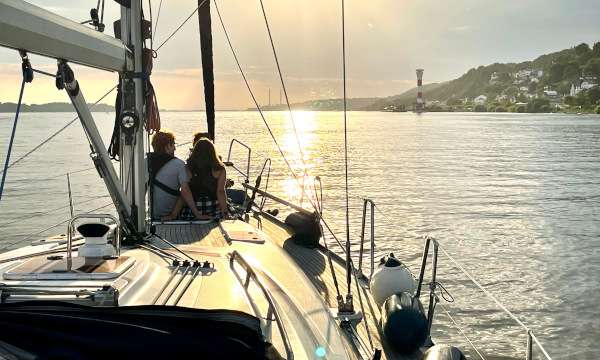 Private Yacht Tour in Hamburg